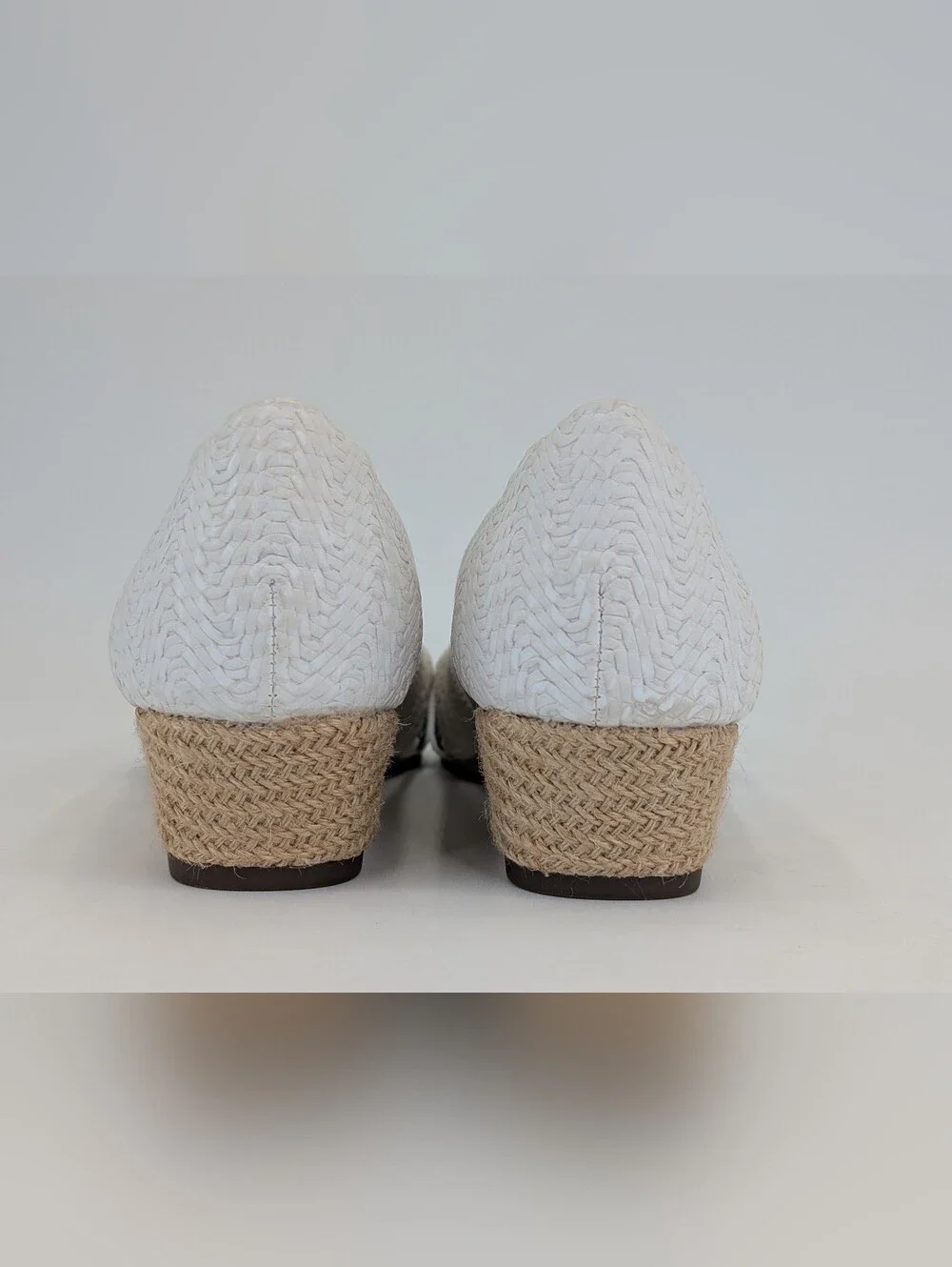 Array Sz 10 Women Brilliant White Woven Faux Leather Espadrille Wedge Comy Sole